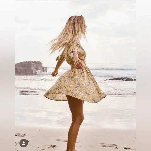 New With Tags Women's Auguste Yellow V-Neck Valentina Mini Dress Size 6 - Picture 3 of 6